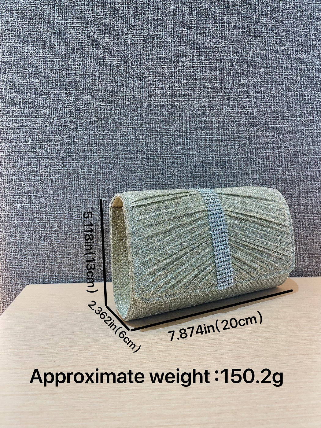 Green diamond-textured clutch handbag, approx 20cm x 6cm, weight 150.2g