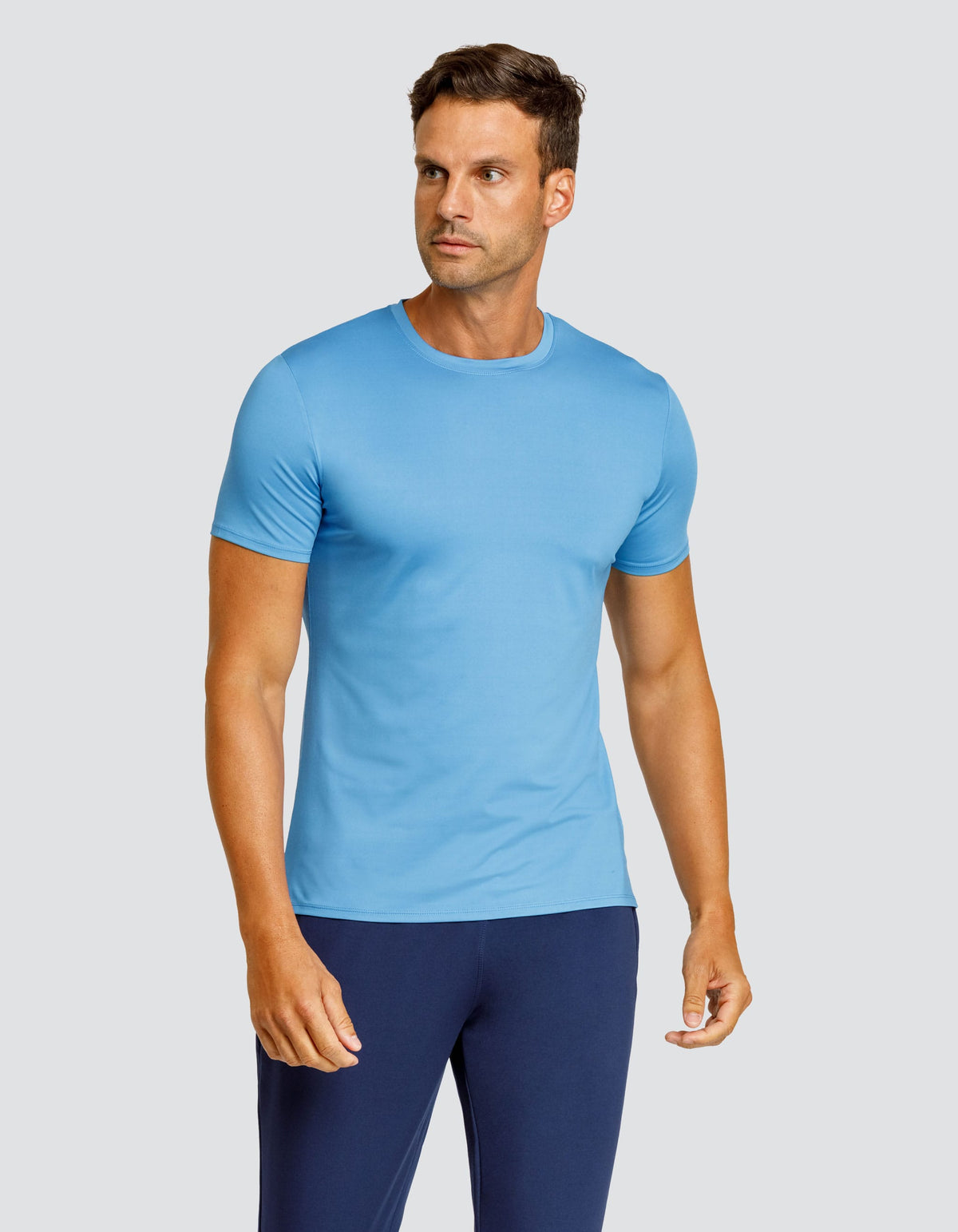 Men's short-sleeve crewneck top in light blue, slim fit