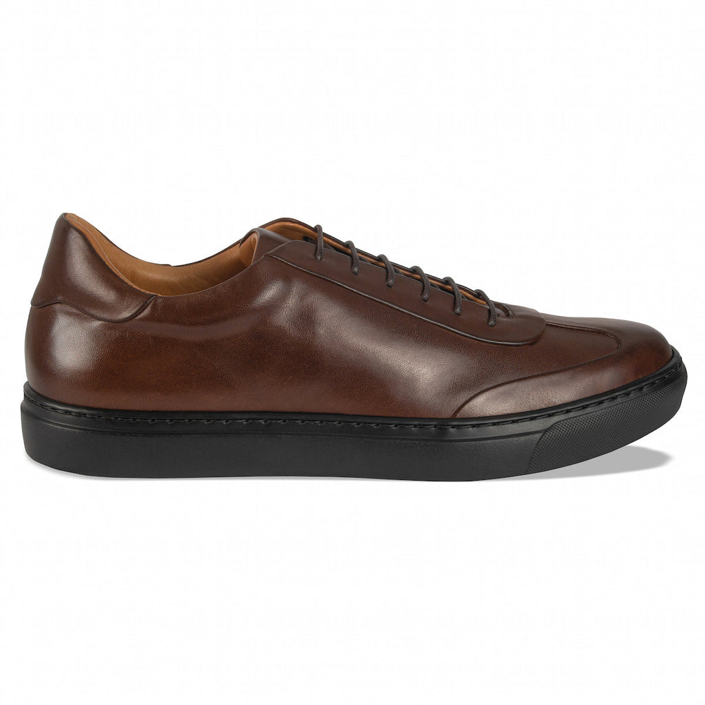 Brown leather lace-up oxford shoes with round toe and black rubber sole