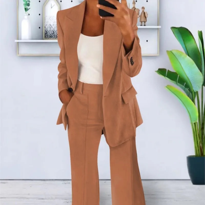 Brown two-piece blazer and trousers set, long sleeves, flap pockets, high-waist fit