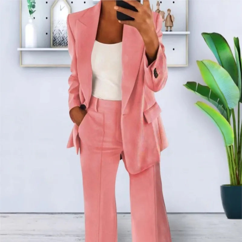 Pink two-piece blazer and trousers set, long sleeves, flap pockets, high-waist fit