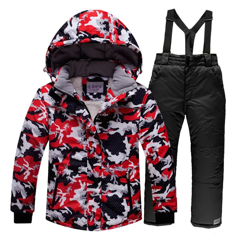 Kids camouflage hooded ski jacket with black suspenders snow pants set