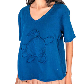 Deep blue cotton gauze V-neck short-sleeve top with turtle applique