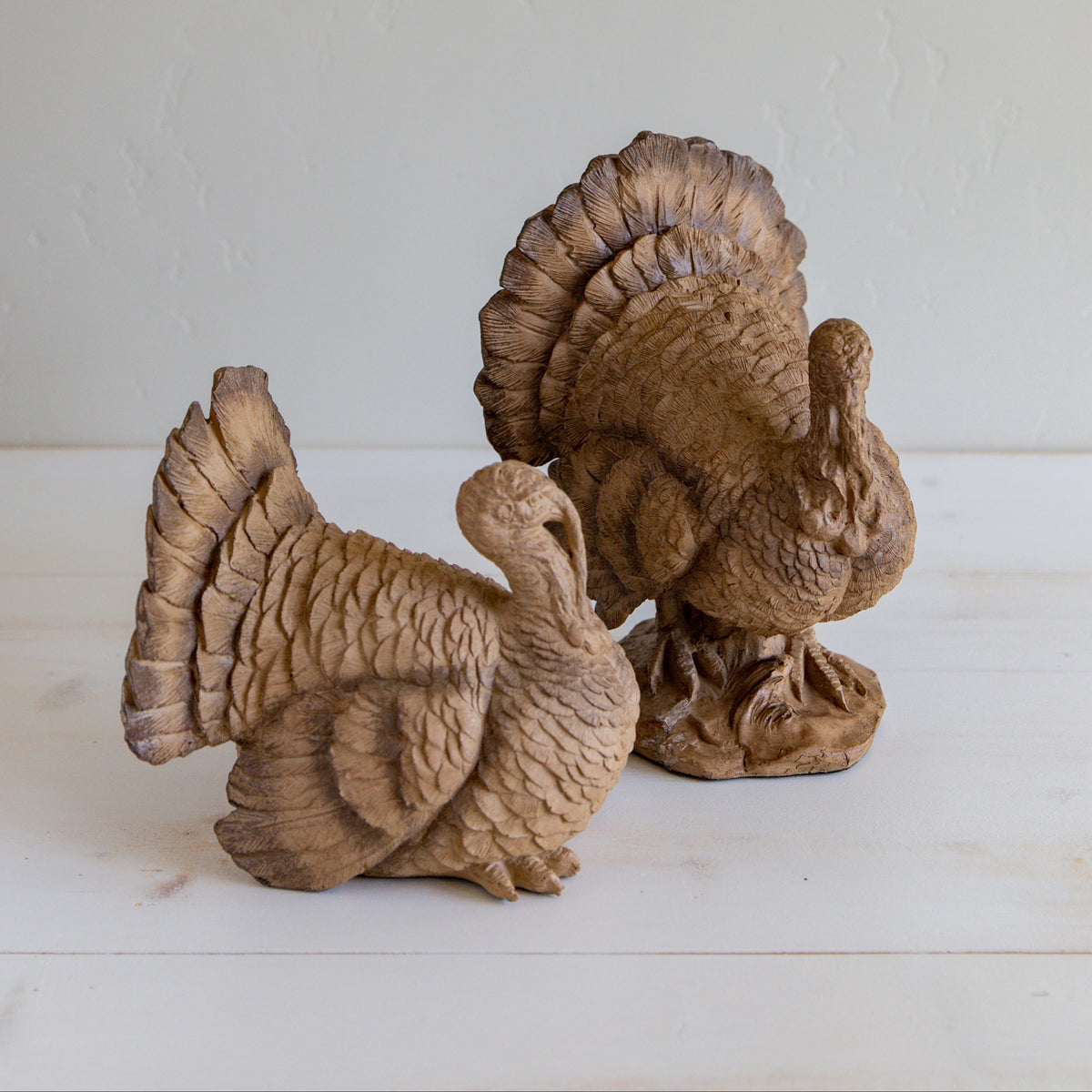 Set of 2 resin turkeys, detailed brown standing and facing opposite directions
