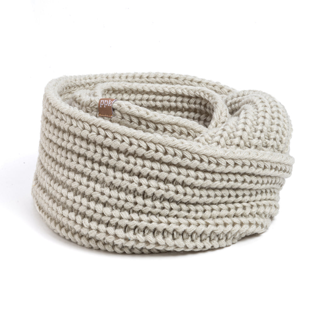 Kids heather grey infinity scarf, chunky ribbed knit