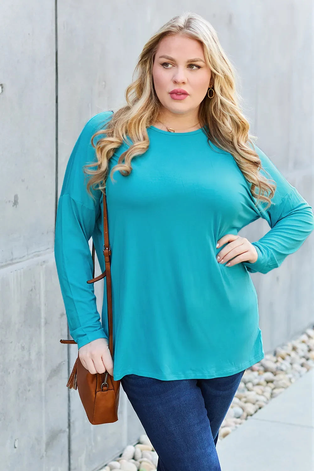 Sky blue relaxed long-sleeve tee with crew neck and loose fit