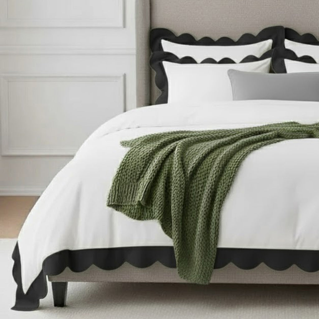 Wavy applique cotton duvet cover set with black scalloped border