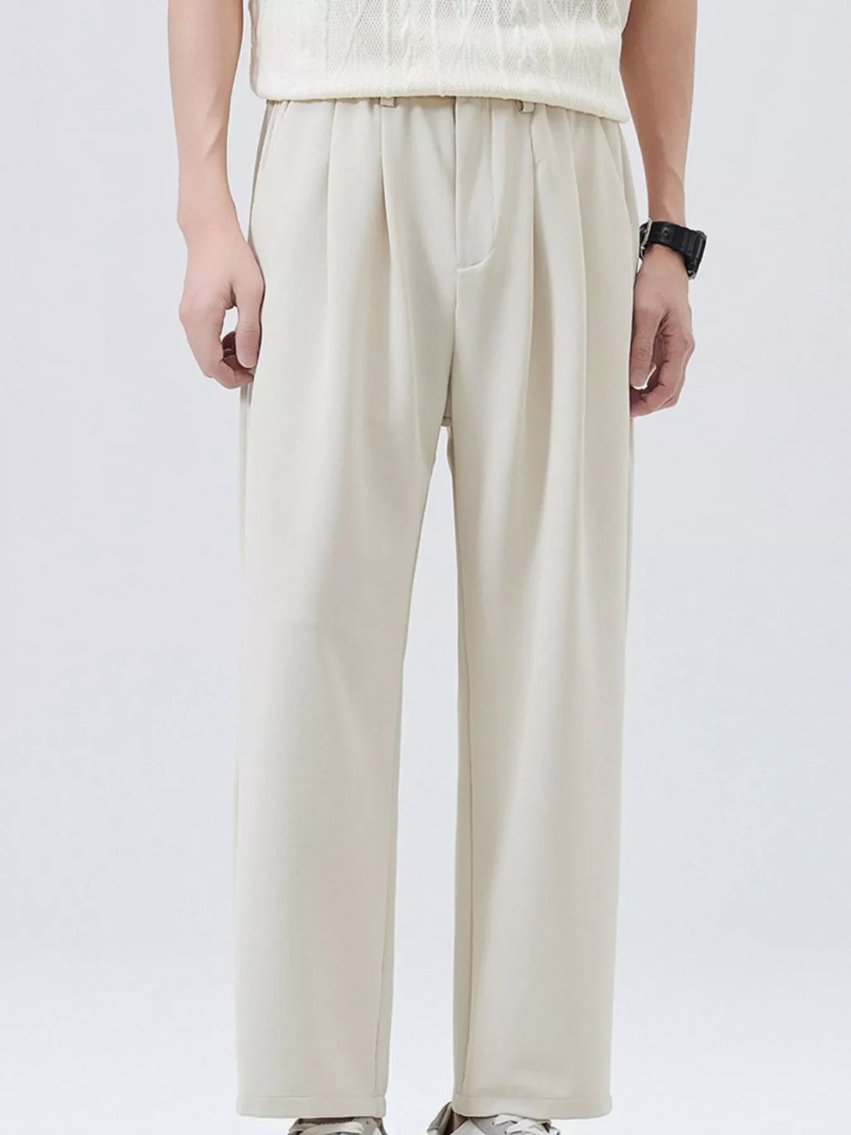 Men's loose-fit casual pants, light beige, elastic waist with relaxed straight legs