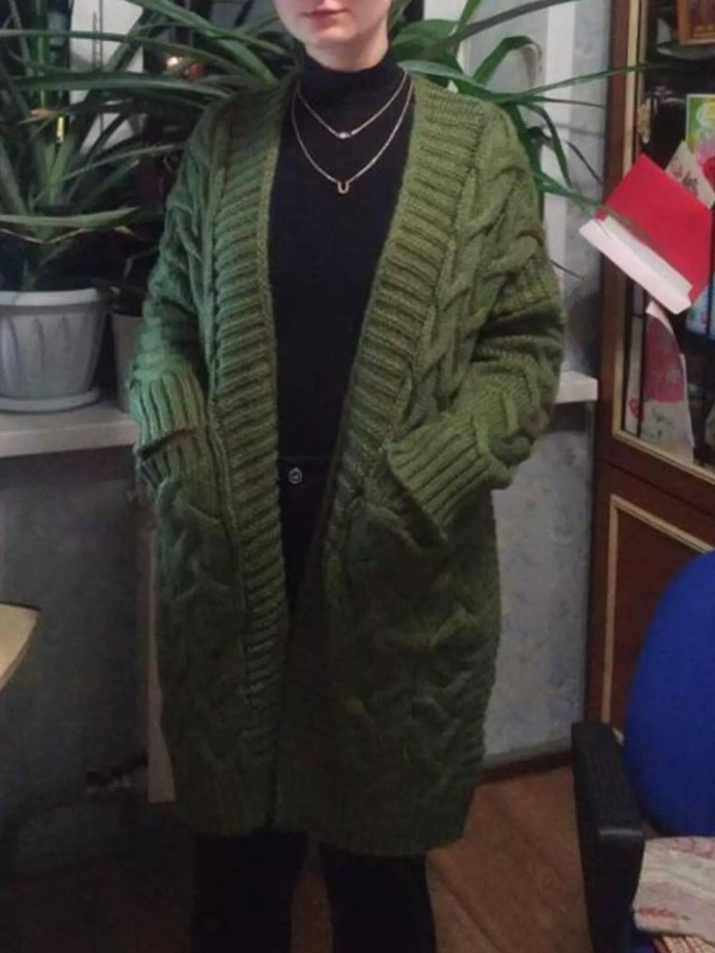 Chunky knit open-front cardigan in army green, ribbed hem, chunky cable pattern