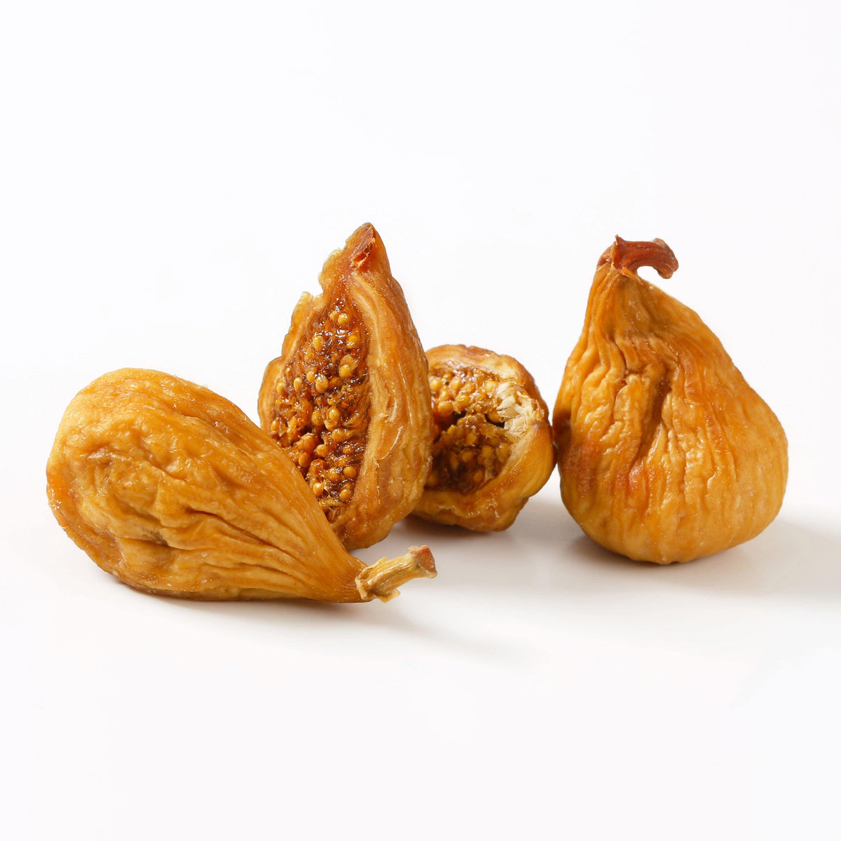 Golden organic dried figs, whole pieces