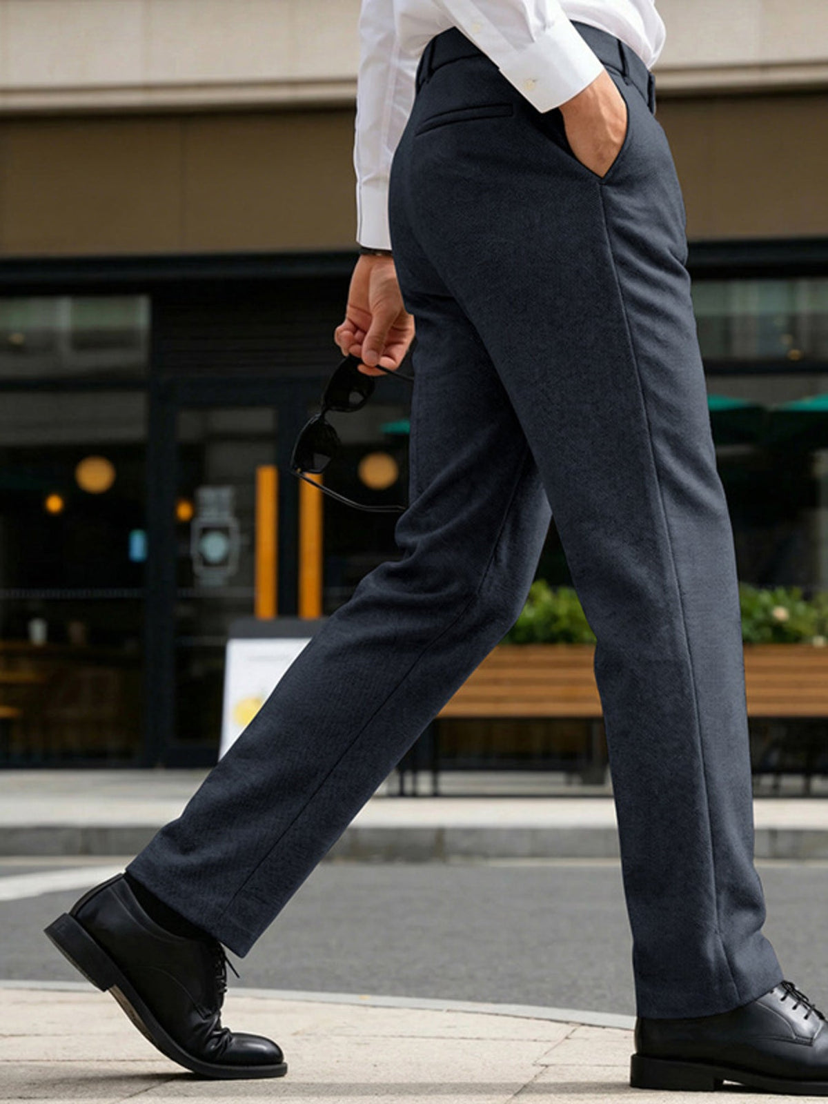 Classic fit dress pants, dark navy, straight hem and slanted side pockets