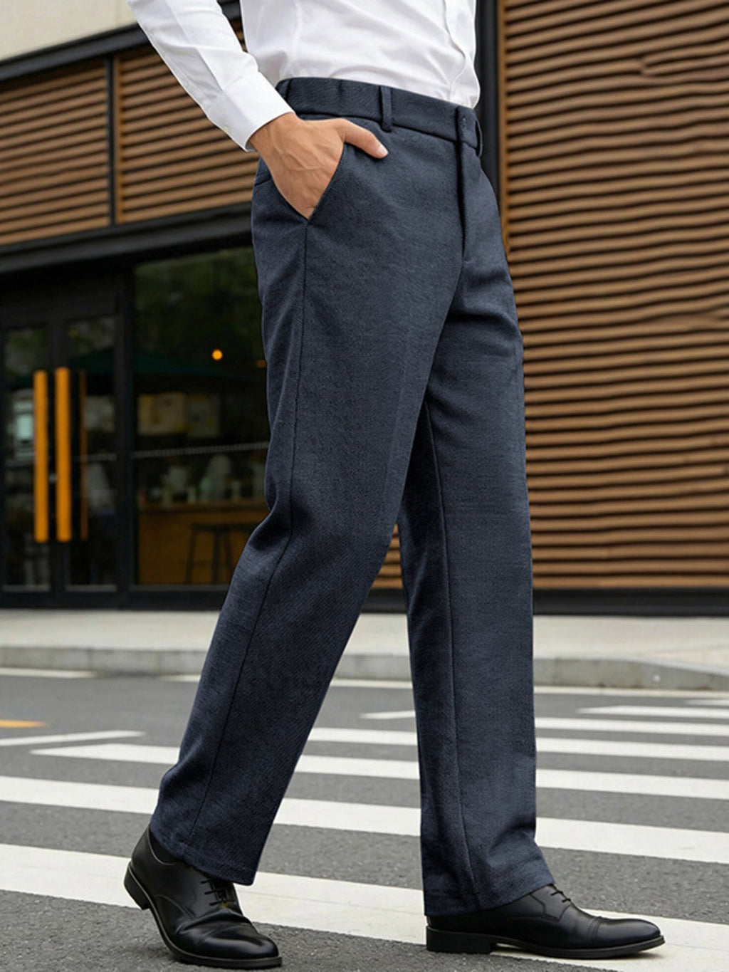 Classic fit dress pants in dark navy with belt loops and pleat-free front