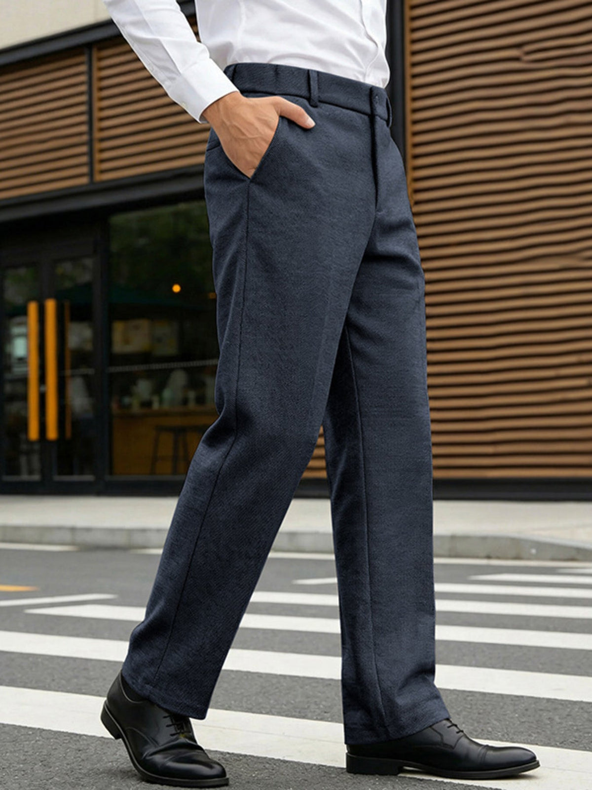 Classic fit dress pants in dark navy with belt loops and pleat-free front