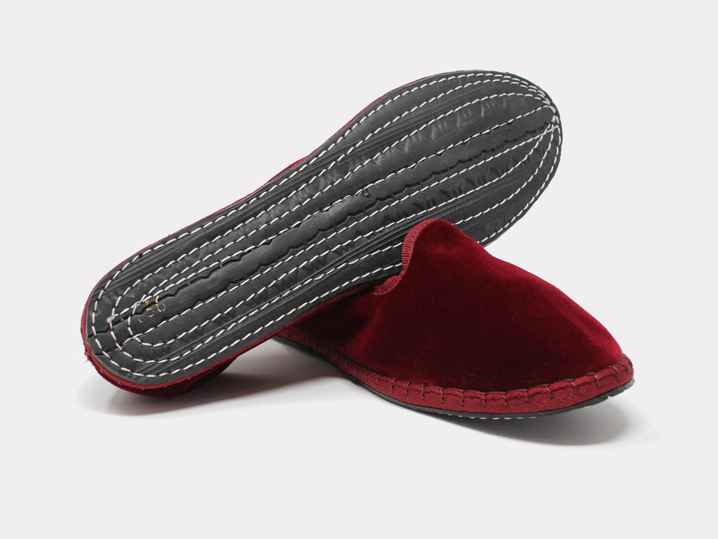 Bordeaux unisex slip-on slippers with stitched side panels and flat platform sole