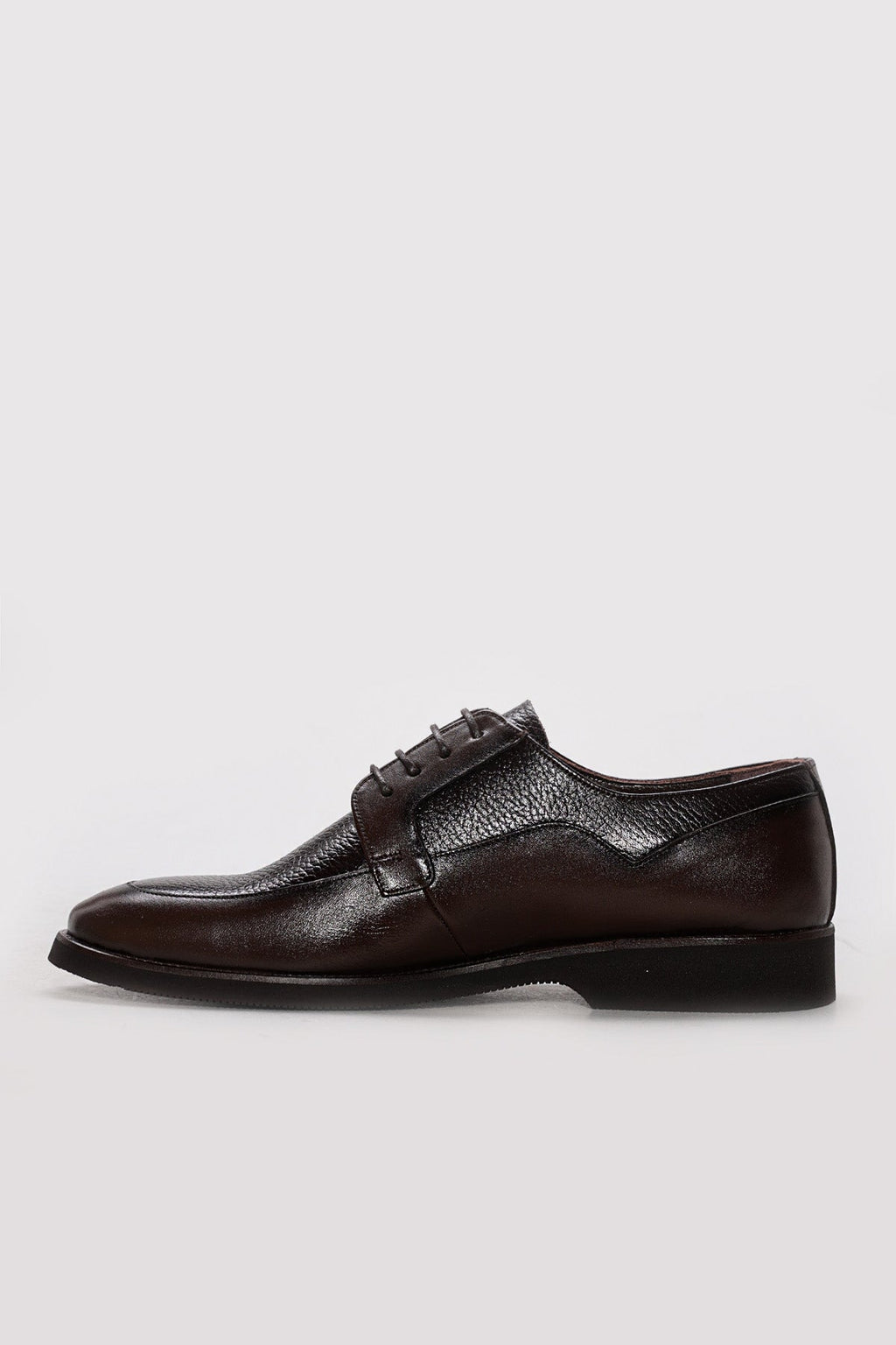 Men's dark brown leather derby shoes, lace-up side profile