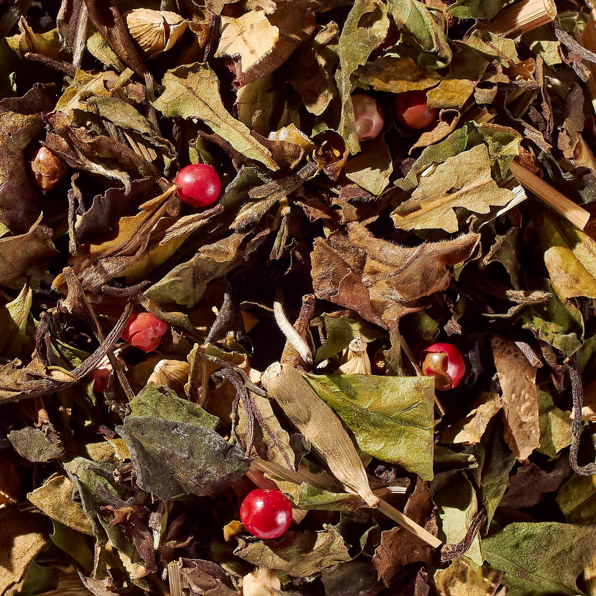 Loose white tea blend with herbs, spices, and red peppercorns