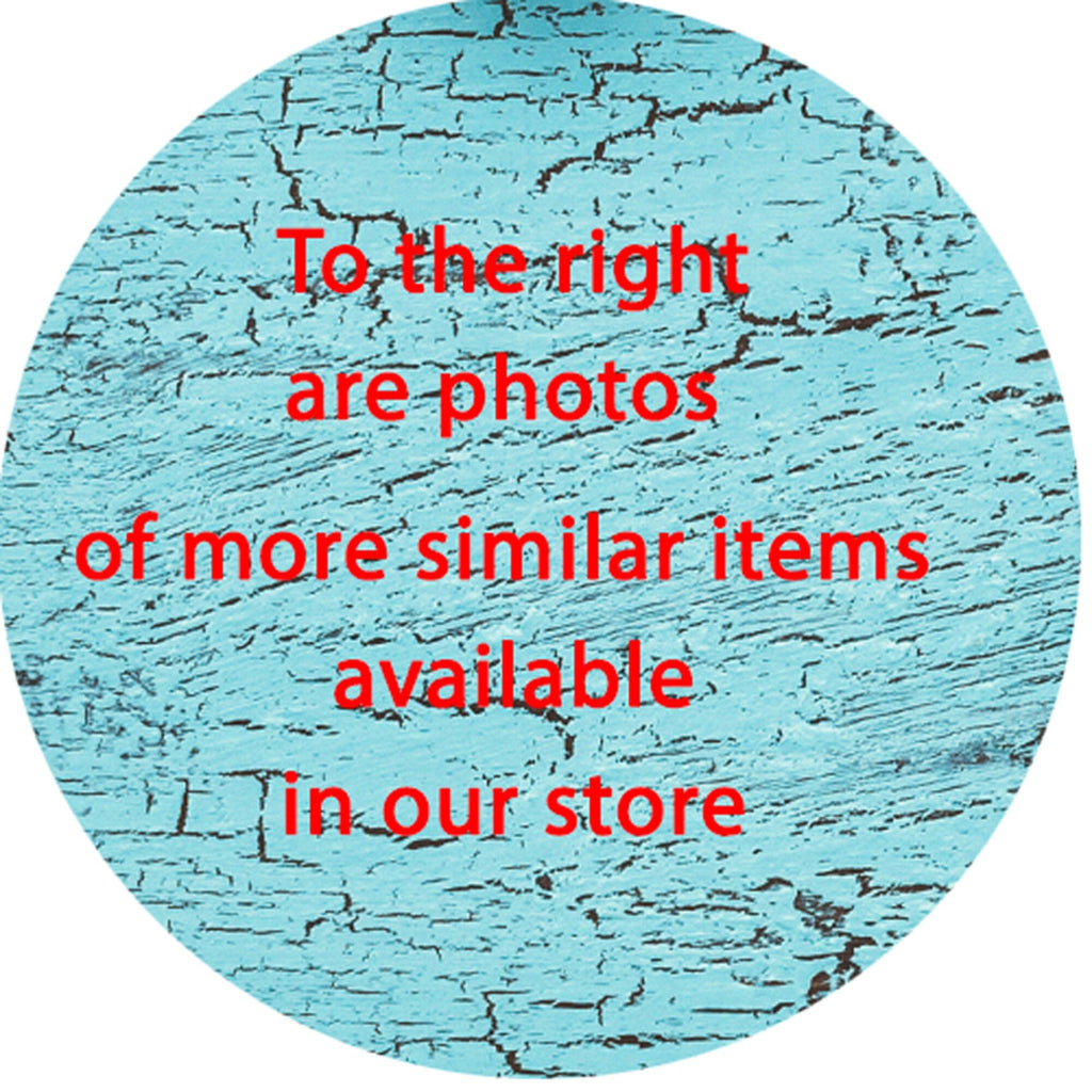 Blue circular sign with red text: "To the right are photos of more similar items"