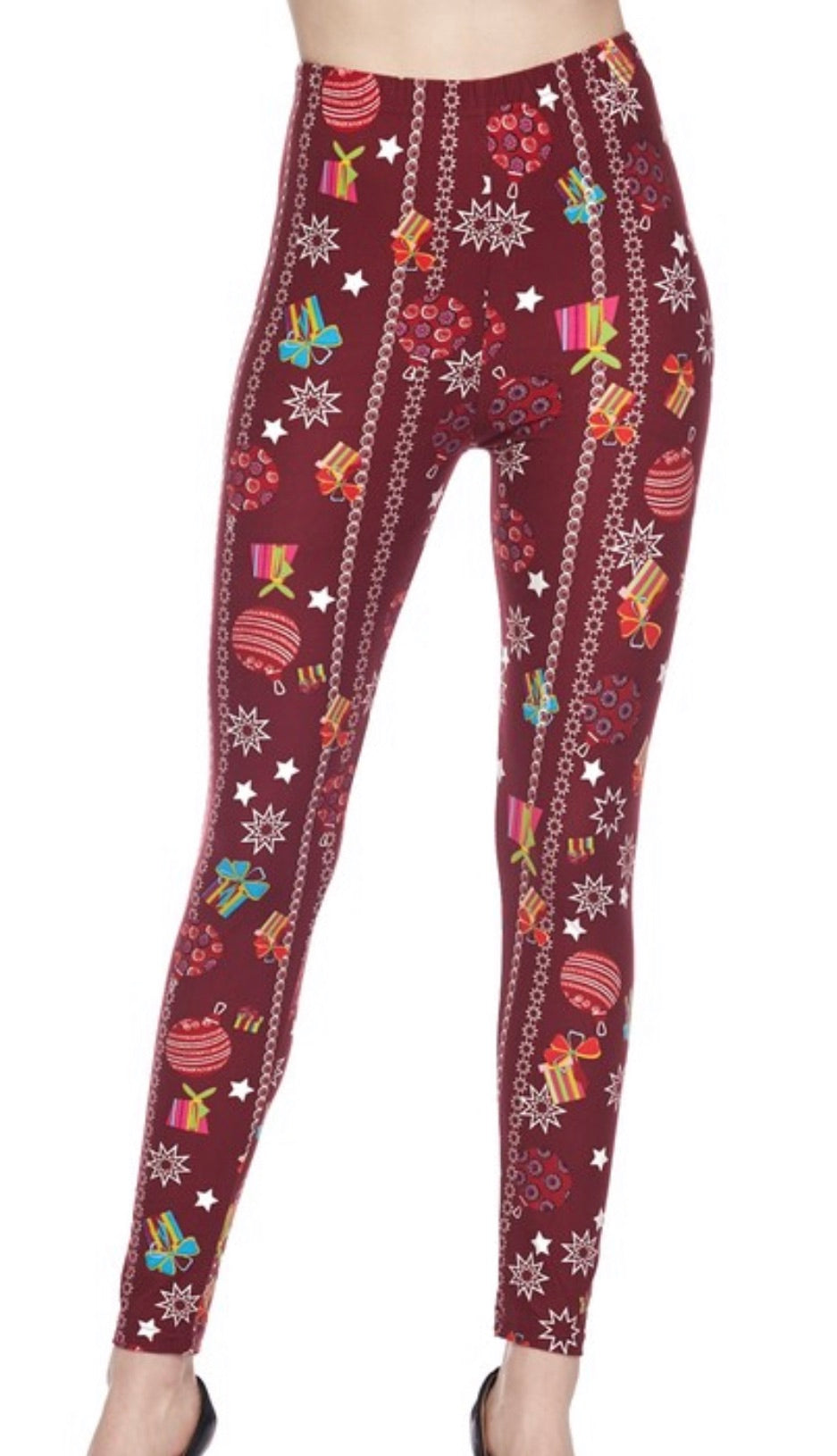 Plus size brushed ankle leggings with maroon Christmas ornaments print