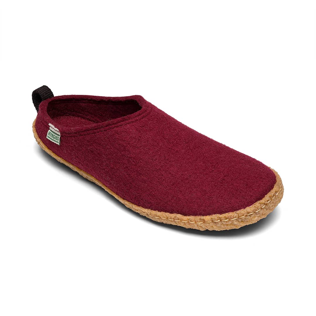 Outdoor wool slides in magenta, open-toe slip-on with felt upper and outsole