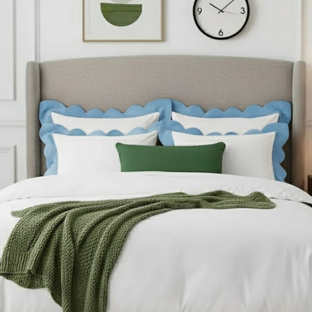 Cotton duvet cover set with wavy applique embroidery, light blue scalloped border