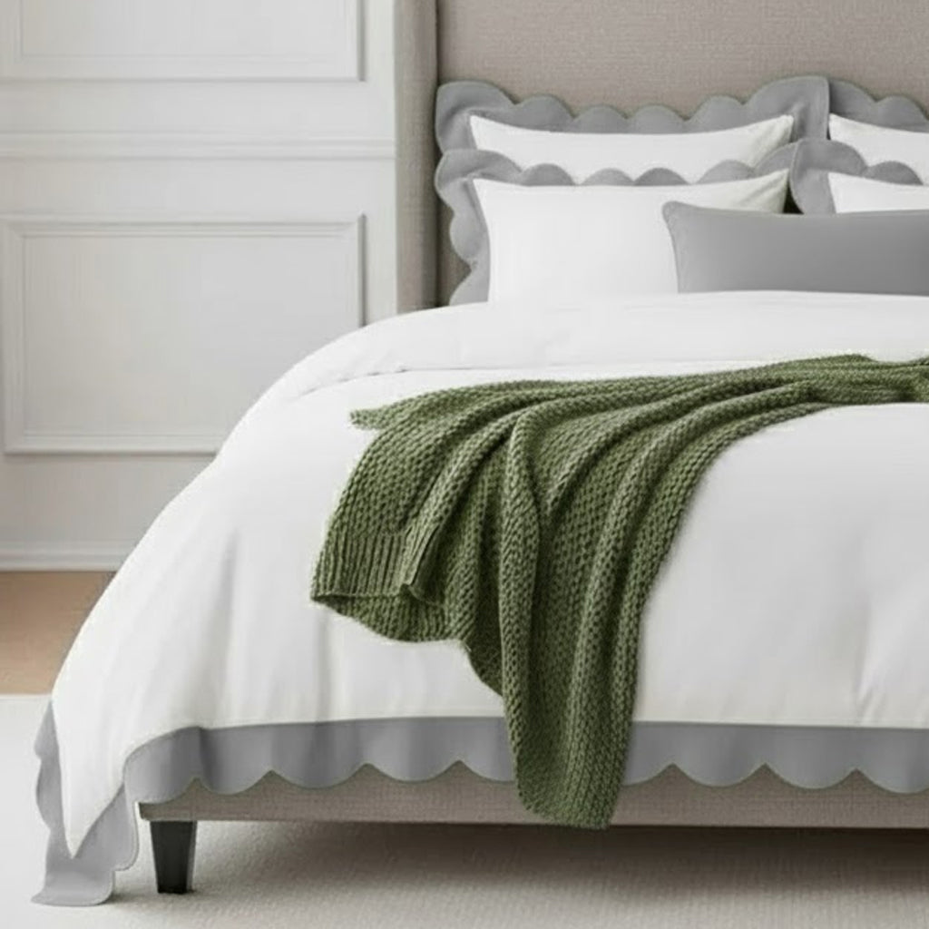 Cotton duvet cover set with wavy scalloped border, white with light gray trim