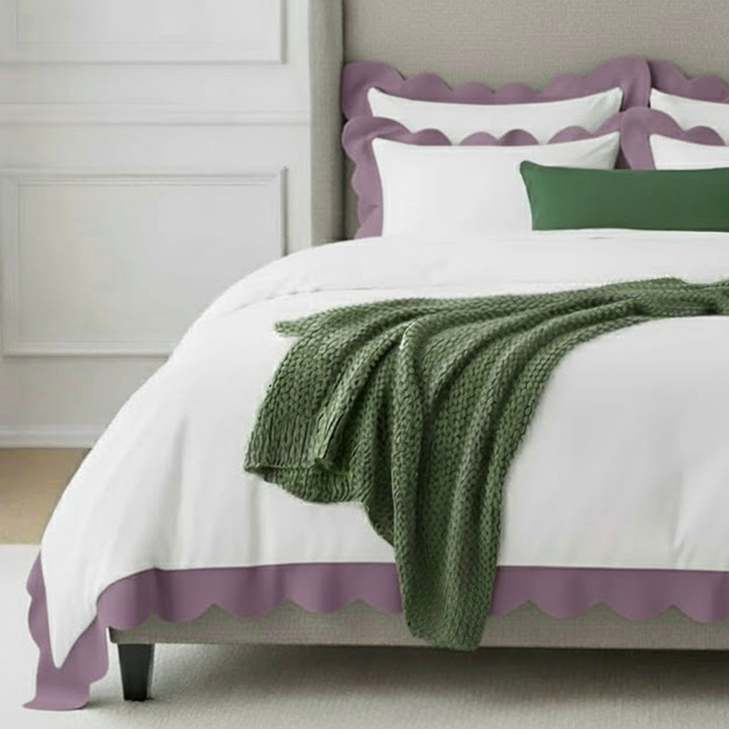 Cotton duvet cover set with wavy scalloped border, white with lilac trim