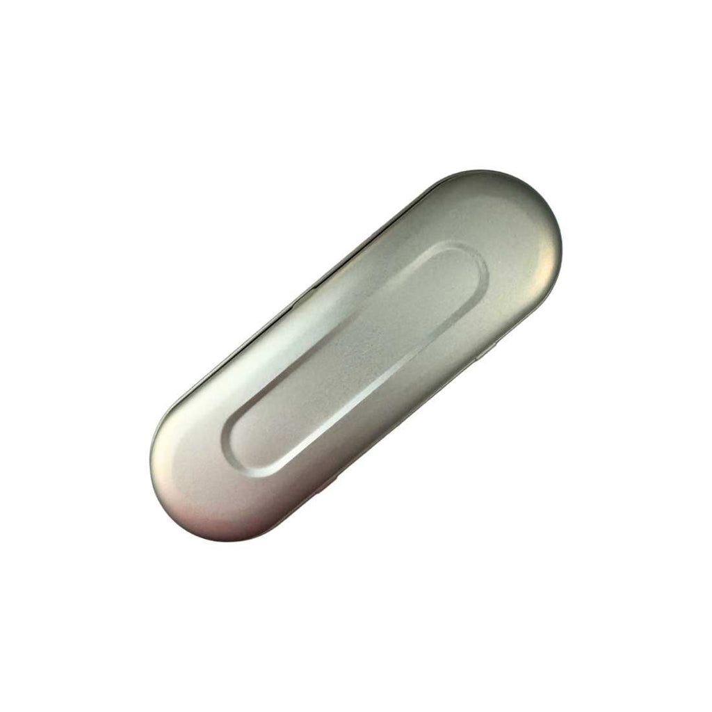Silver metal razor case with curved, smooth top