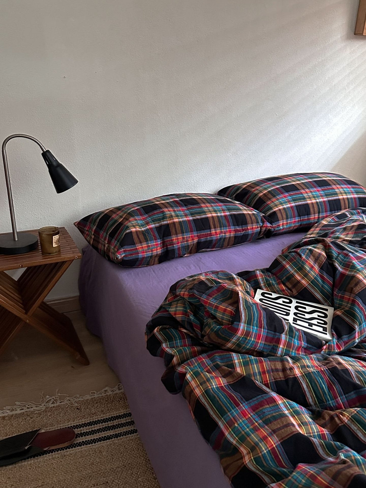 Tartan plaid duvet cover set with two pillowcases, dark grid in red, blue, and teal