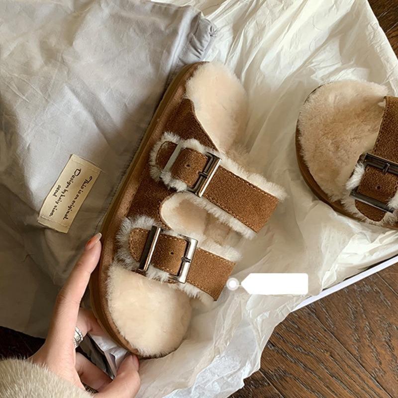 Brown double-buckle faux-fur slippers, close-up of adjustable straps and plush lining
