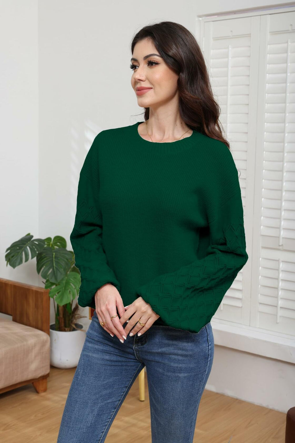 Green crewneck chunky knit pullover sweater with long sleeves and ribbed hem