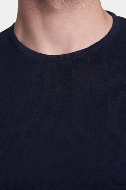 Dark navy crew-neck collar and ribbed neckline detail