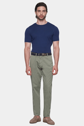 Essential shirt (Dive): dark blue crewneck T-shirt with short sleeves, front view.