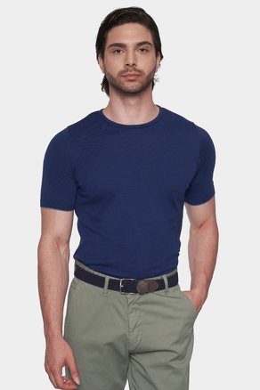 Essential shirt (Dive): dark blue crewneck knit T-shirt with short sleeves.