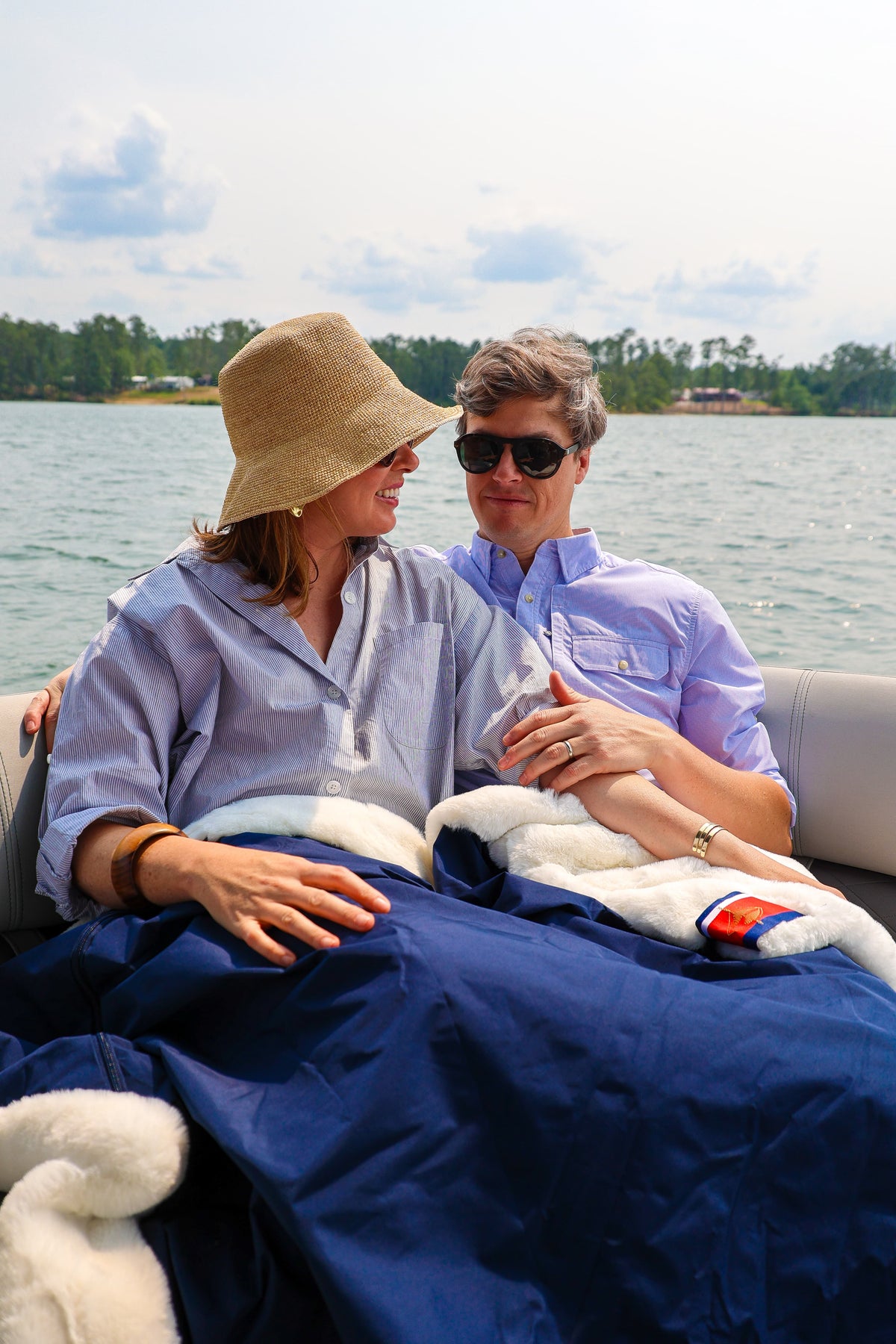 Large outdoor blanket, dark blue with soft plush lining