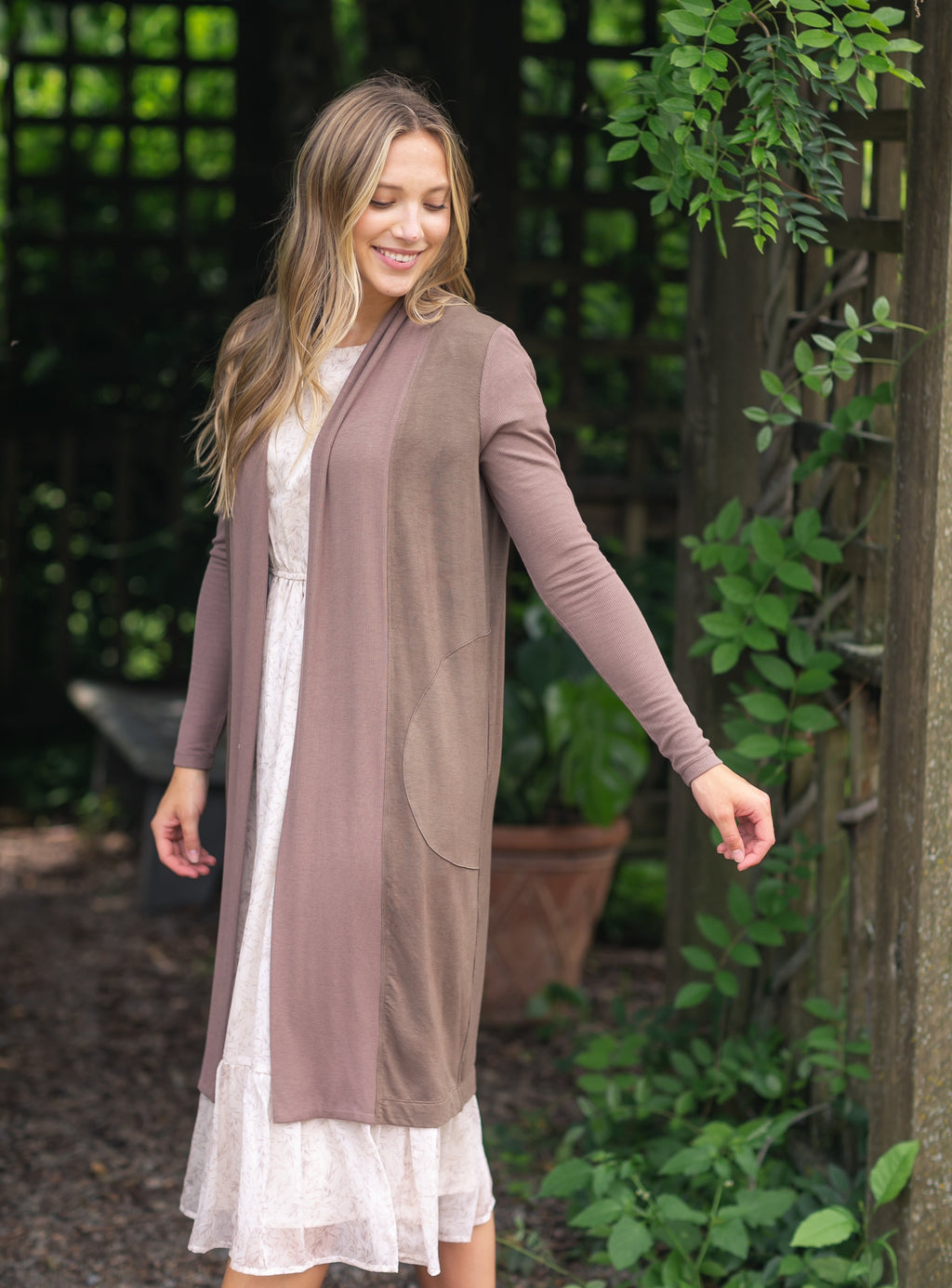 Open-front long cardigan in taupe with long sleeves and side pocket