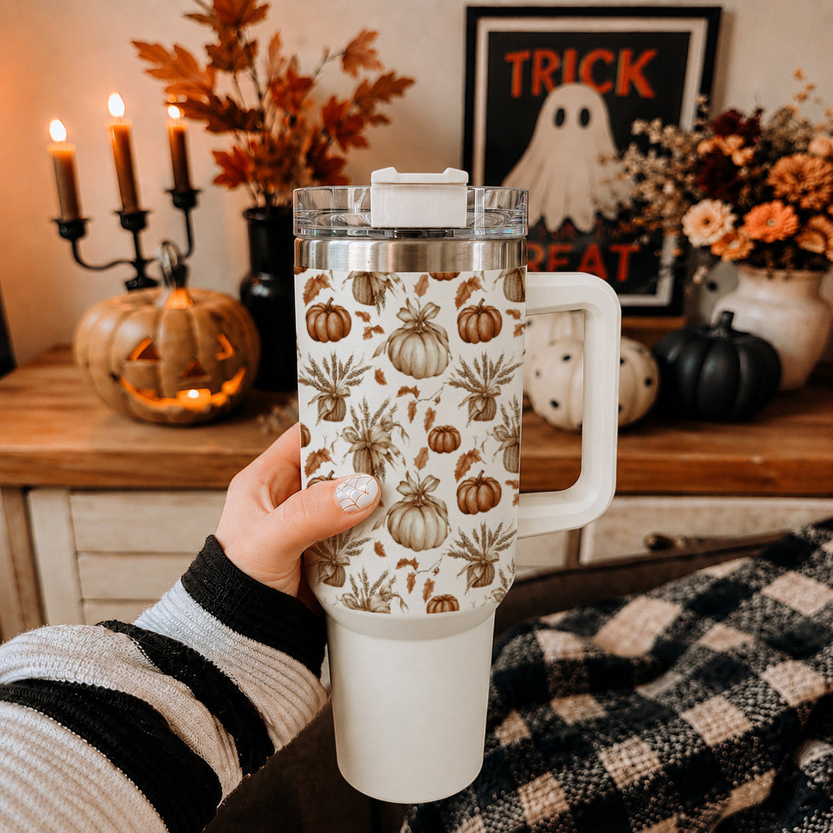 40 oz tumbler with autumn pumpkin motif, clear lid, straw, and loop handle