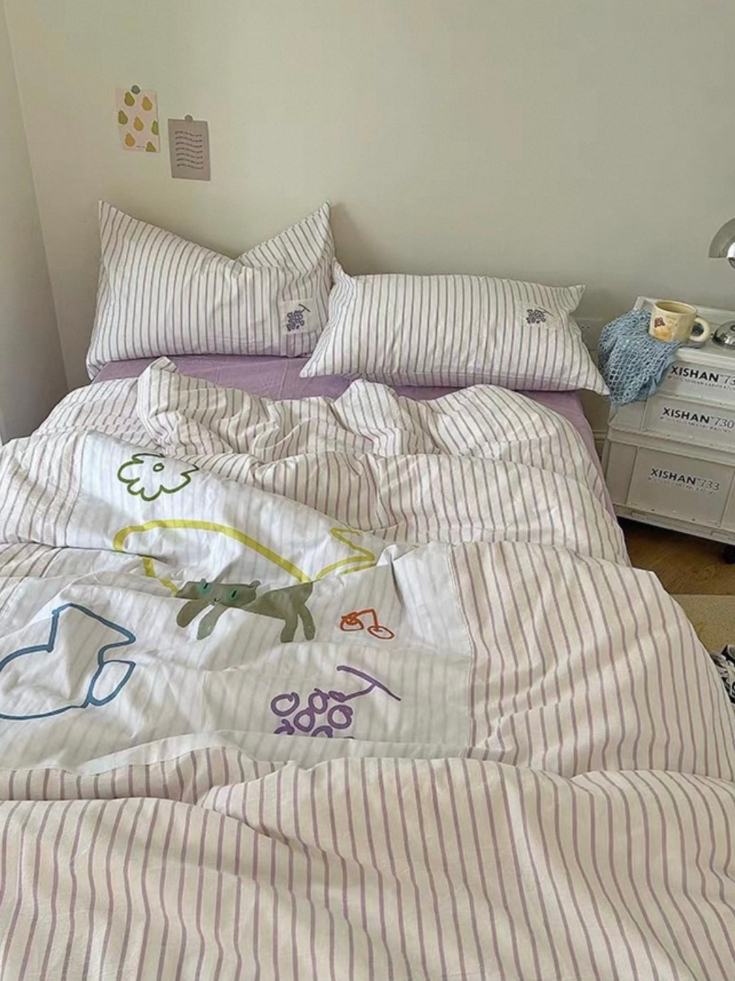 Duvet cover set with striped duvet and two matching pillow covers