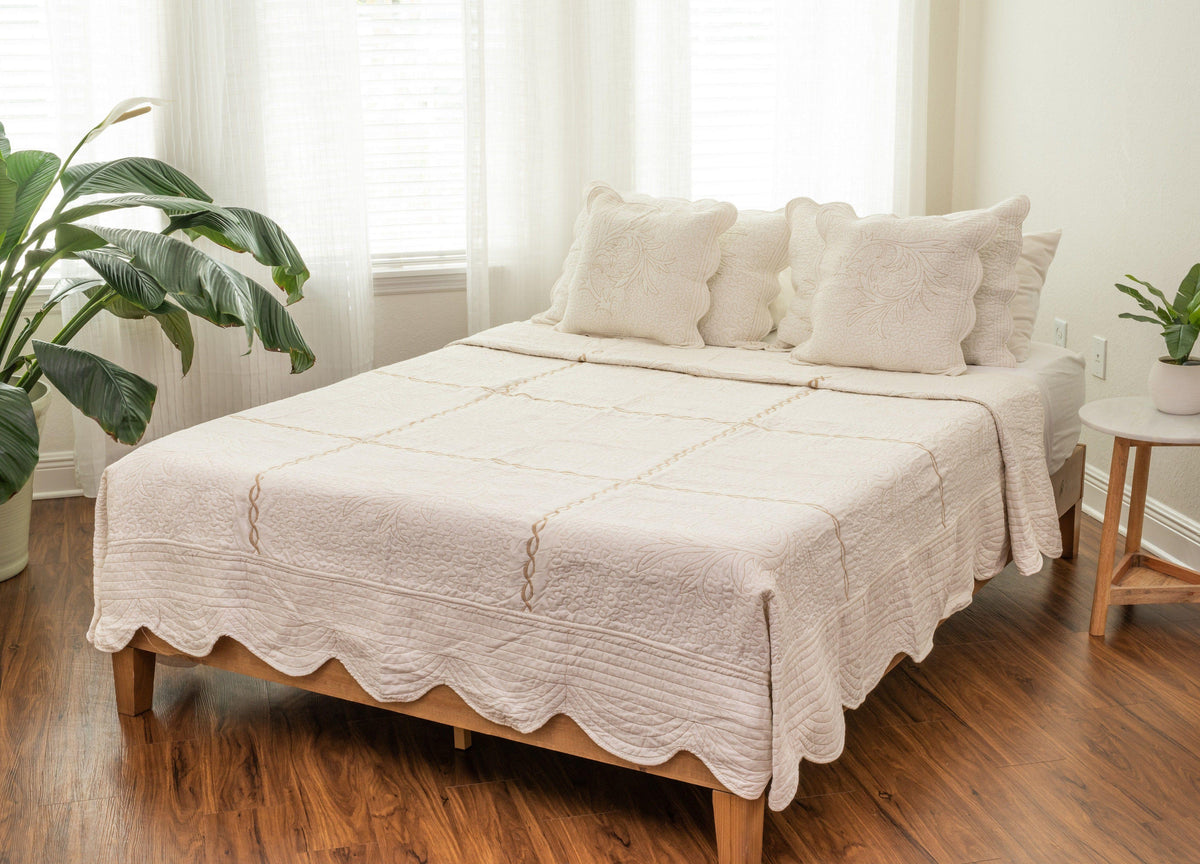 DaDa Bedding Elegant White Floral Beige Matelassé 100% Cotton Coverlet 5Pcs Bedspread Set - King Size (DXJ101796)
