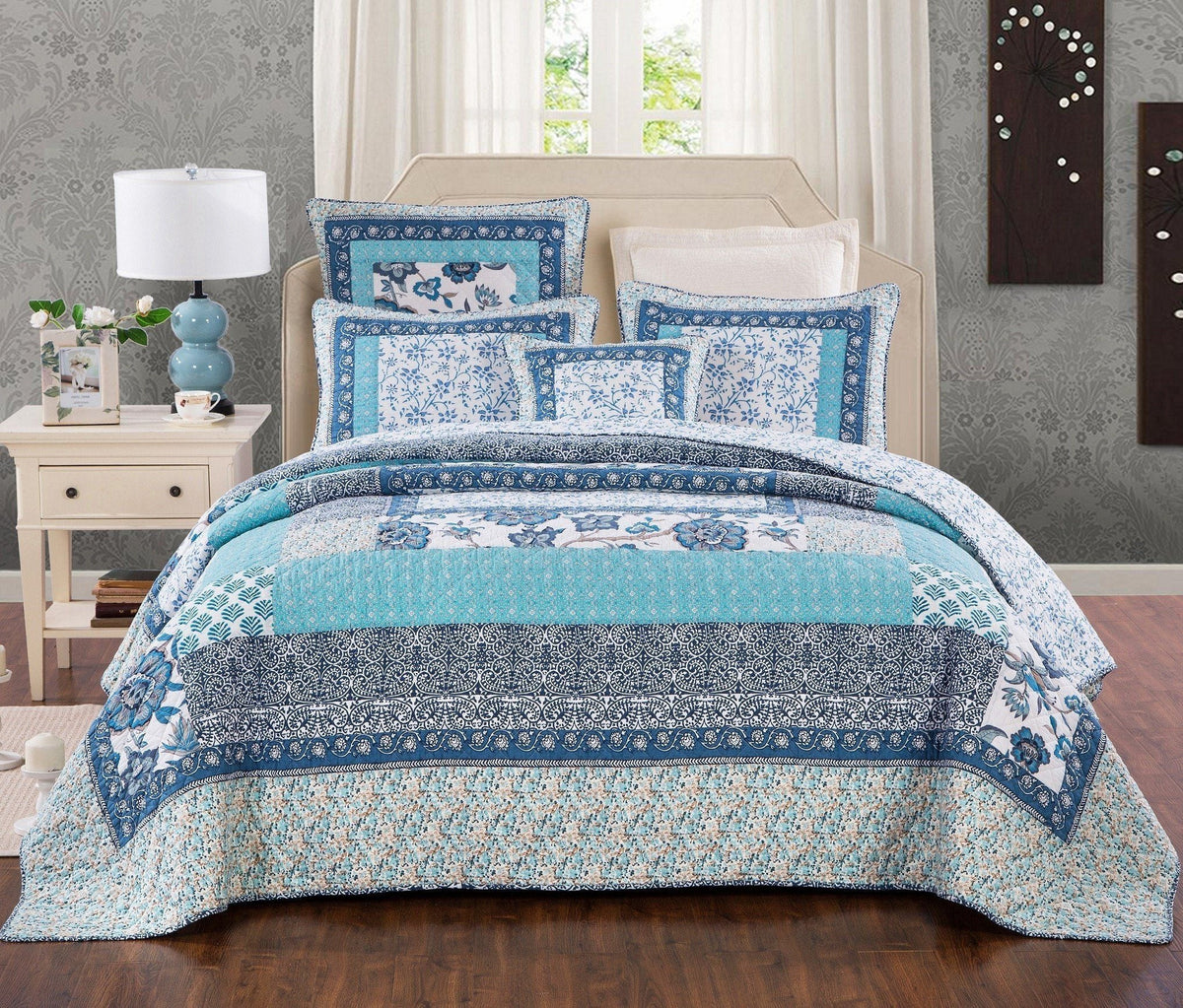 Blue floral patchwork bedspread quilt set with coordinated pillow covers