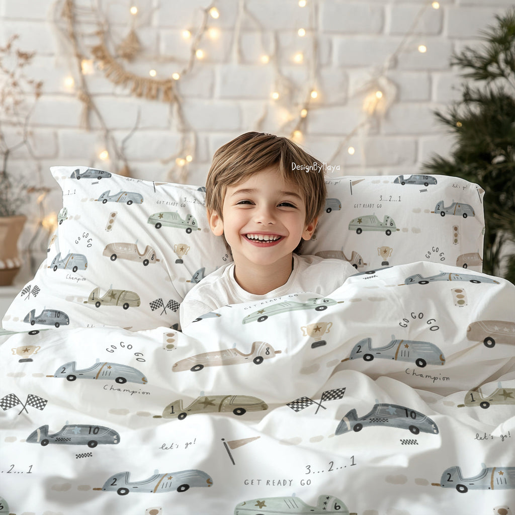 Kids race-car duvet cover with white fabric and small vehicles print