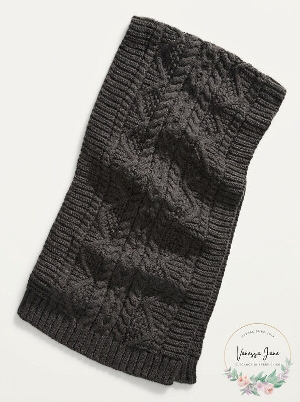 Chunky knit scarf in dark grey with textured cable pattern