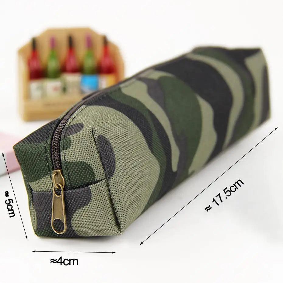 Green camouflage zippered pencil pouch, 17.5 cm long, with front zipper pocket.