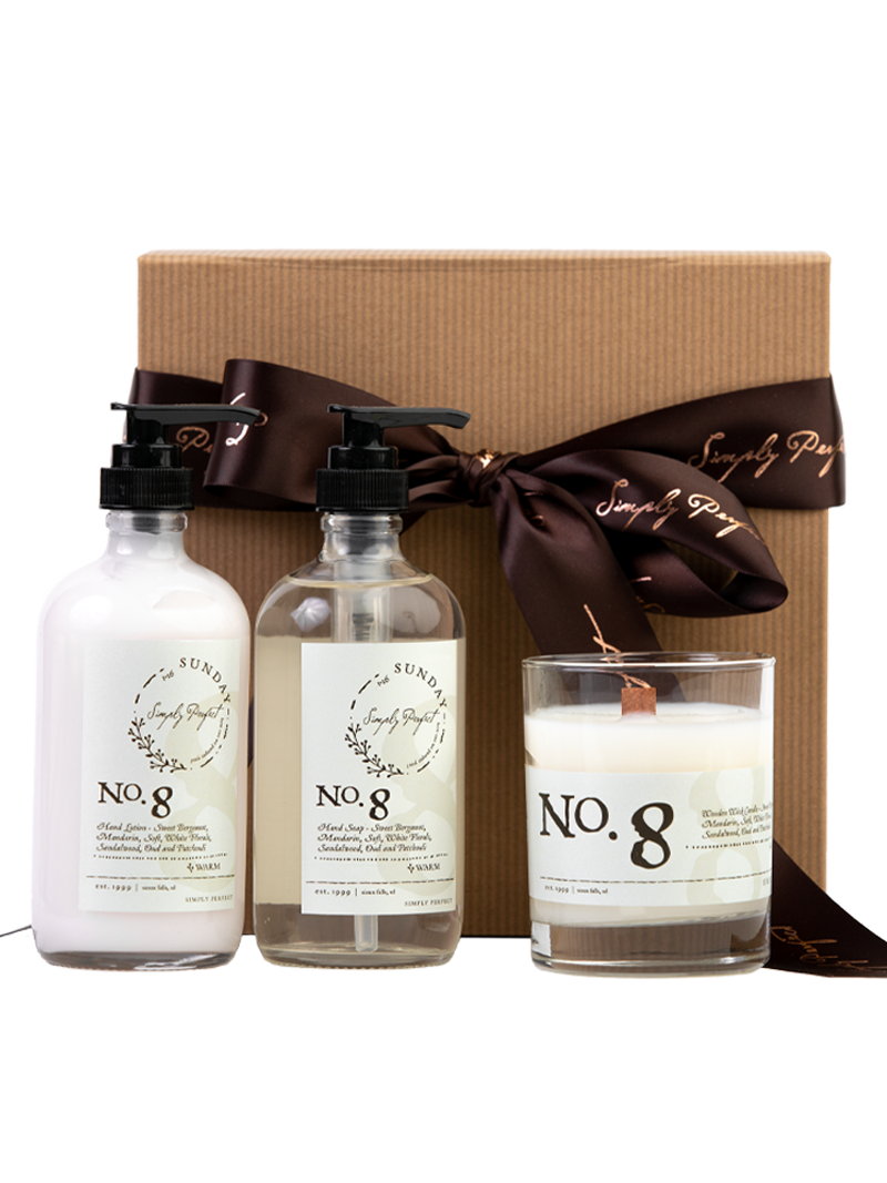 No. 8 gift set: two glass bottles and a scented candle