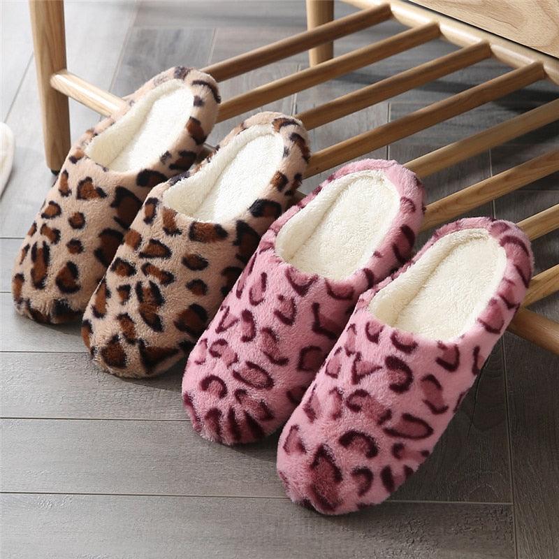 Leopard-print plush slip-on slippers in brown and pink colors